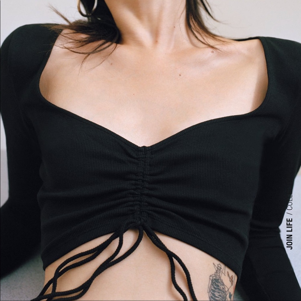 Zara black long-sleeve sweetheart neck crop top